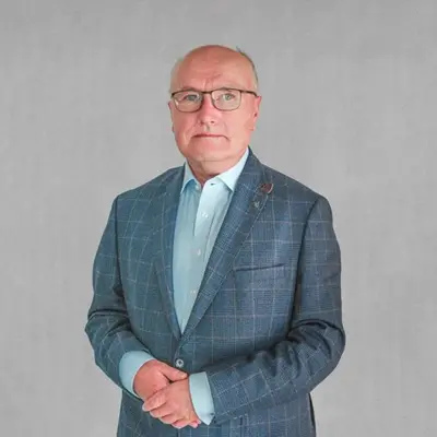 dr Maciej Majewski