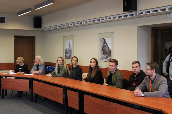 Wystawa Biura Urzędu Warszawa Ochota — zdjęcie 1, Akademia Techniczno-Artystyczna (ATA)