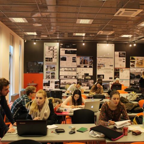 Wystawa prac semestralnych studentów Architektury WSEiZ – Projektowanie Architektoniczne — zdjęcie 2, Akademia Techniczno-Artystyczna (ATA)
